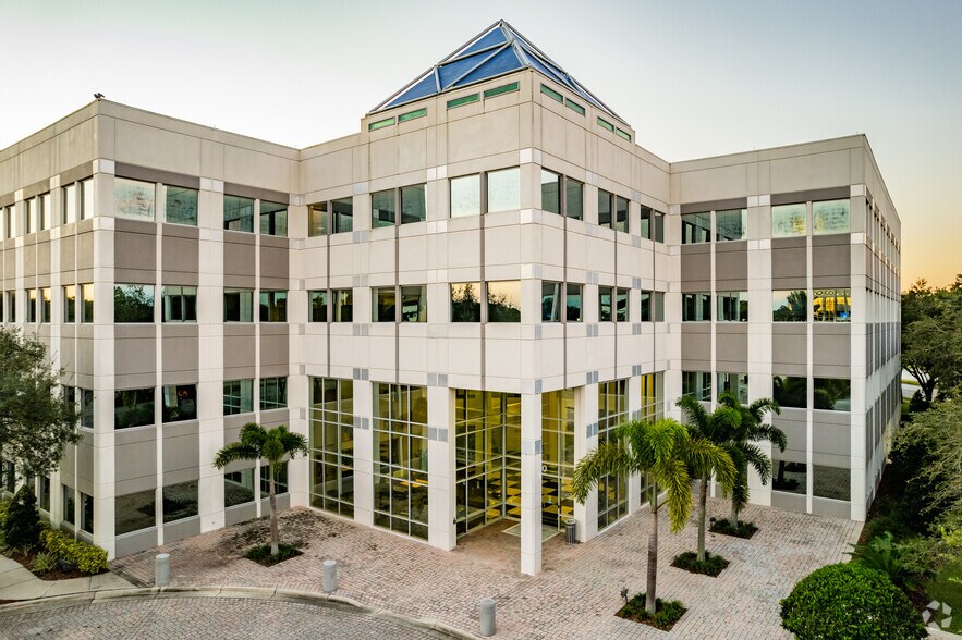 More Photos Of 220 E Central Pky, Altamonte Springs Unknown For Lease