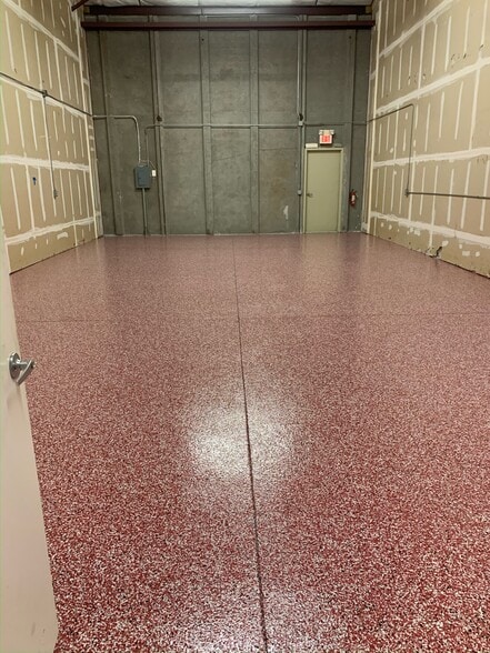 More Photos Of 535-545 NW Mercantile Pl, Port Saint Lucie Light Distribution For Sale