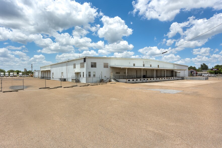 More Photos Of 320 S Utah Ave, Weslaco Warehouse For Lease