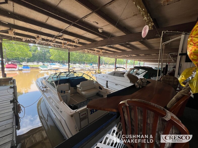 More Photos Of 921 W River Rd, Vermilion Marina For Sale