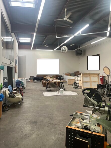 More Photos Of 1231 Flushing Ave, Brooklyn Warehouse For Lease