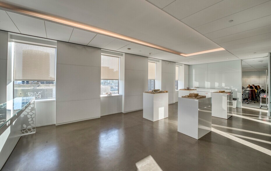 More Photos Of 617 W 7th St, Los Angeles Office For Lease