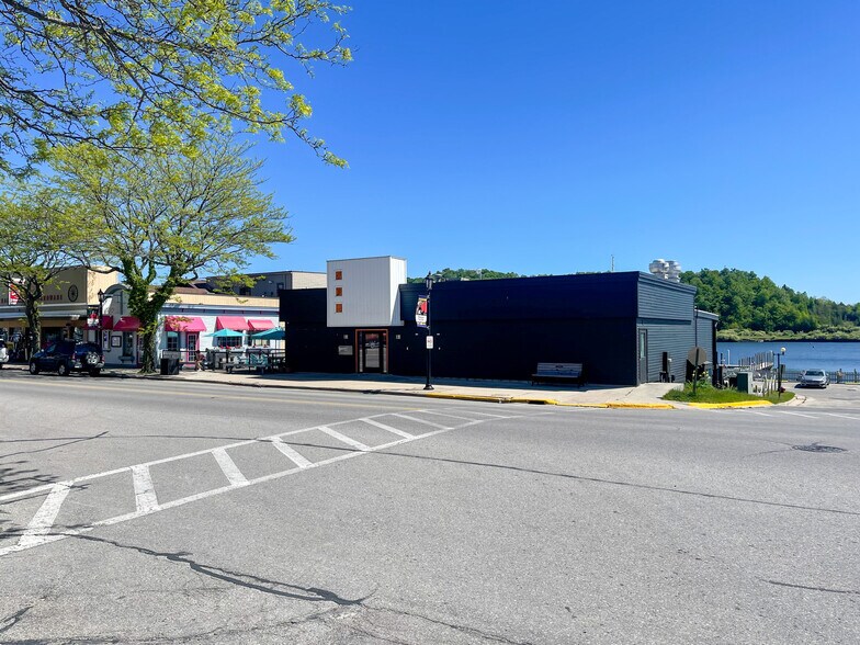 Primary Photo Of 300 Main St, Frankfort Restaurant For Lease