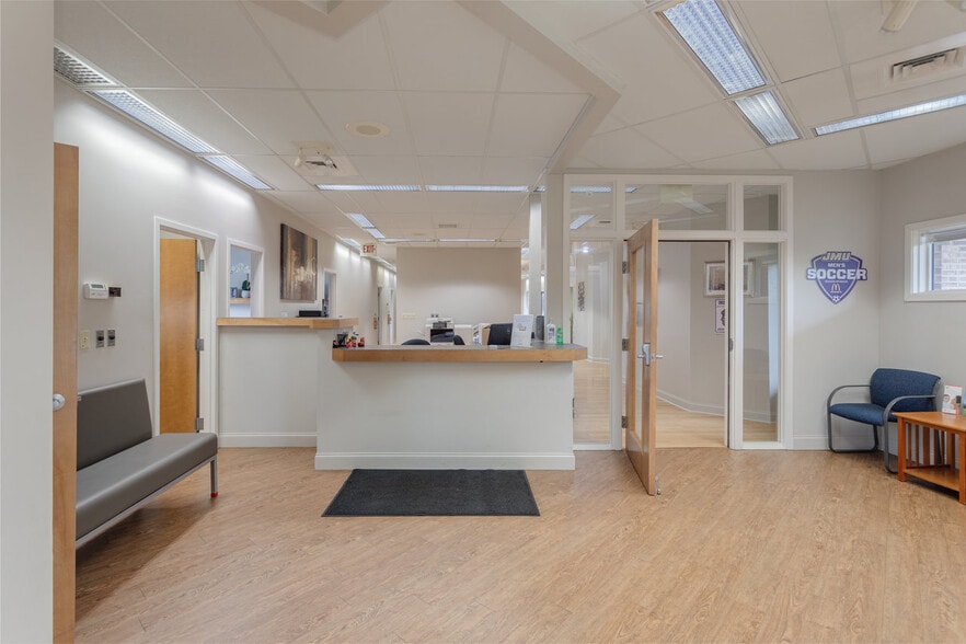 More Photos Of 530 Neff Ave, Harrisonburg Medical For Sale