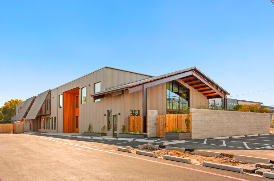 Primary Photo Of 201-207 E Saint Elmo Rd, Austin Unknown For Lease