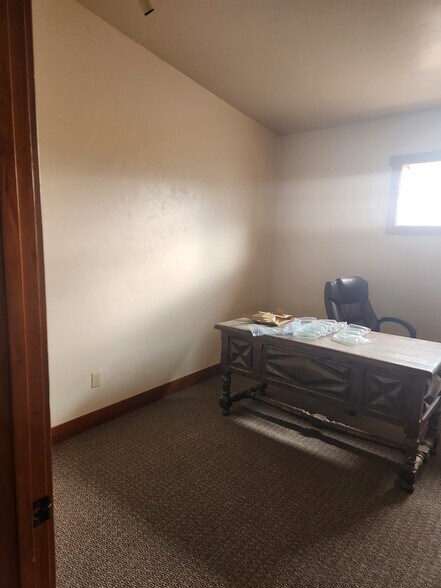 More Photos Of 430 W 8th St, Delta Unknown For Lease