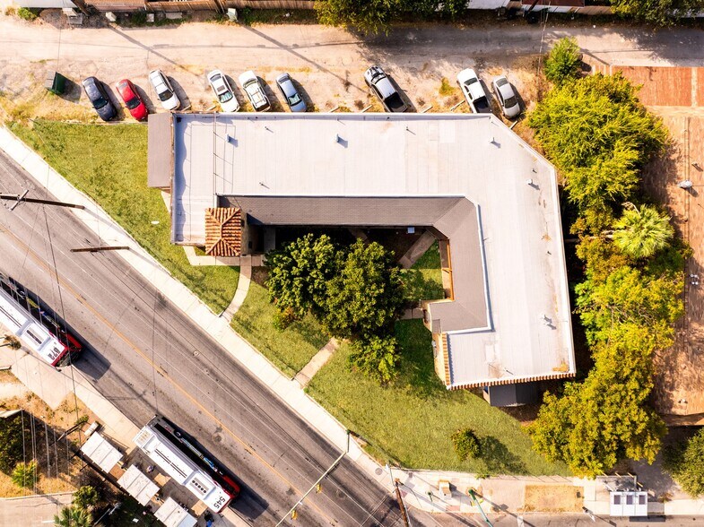 More Photos Of 2031 Fredericksburg Rd, San Antonio Apartments For Sale