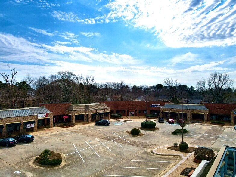 More Photos Of 1625 E County Line Rd, Jackson Freestanding For Lease