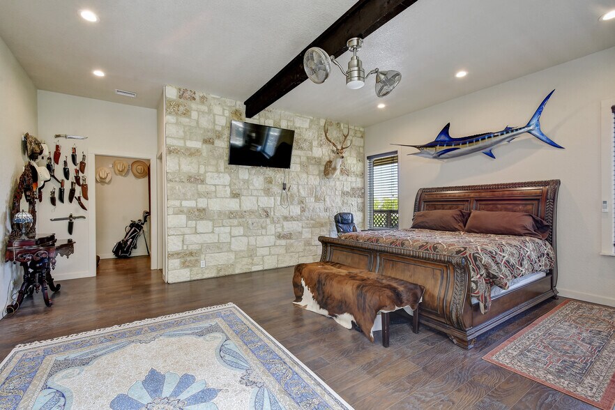 More Photos Of 1340 Hinch Dr, New Braunfels Apartments For Sale