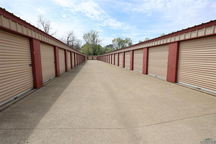 More Photos Of 1609 N Main St, Gladewater Land For Sale