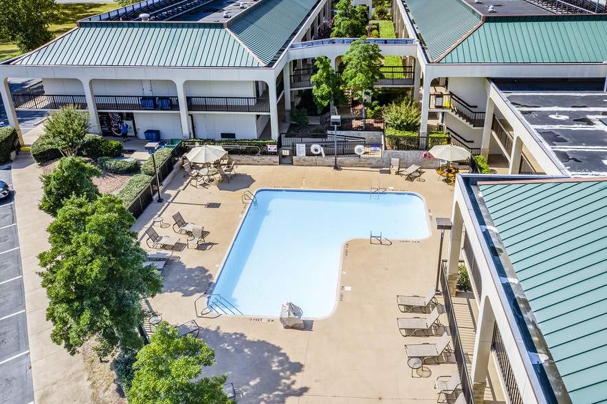 More Photos Of 1675 Us Highway 1 S, Southern Pines Hotel For Sale