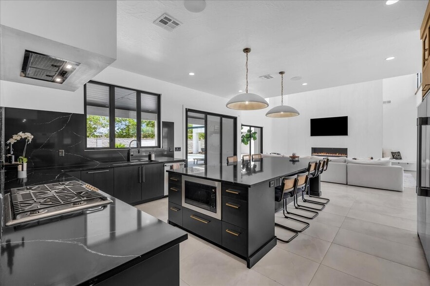 More Photos Of 3366 W 2100 S, Hurricane Multifamily For Sale
