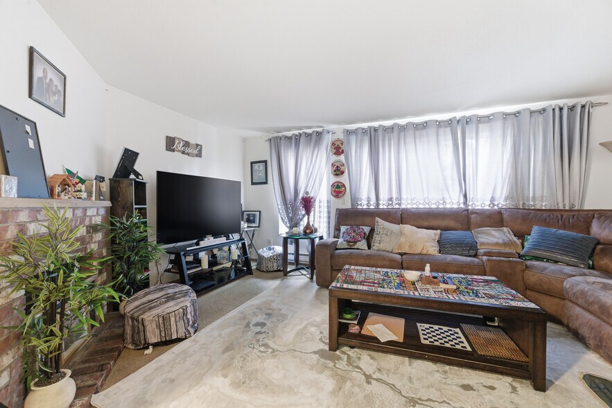 More Photos Of 1527 NE 150th St, Seattle Apartments For Sale