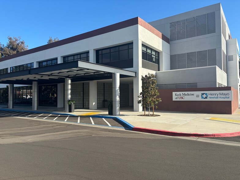 More Photos Of 25751 McBean Pky, Valencia Hospital For Lease