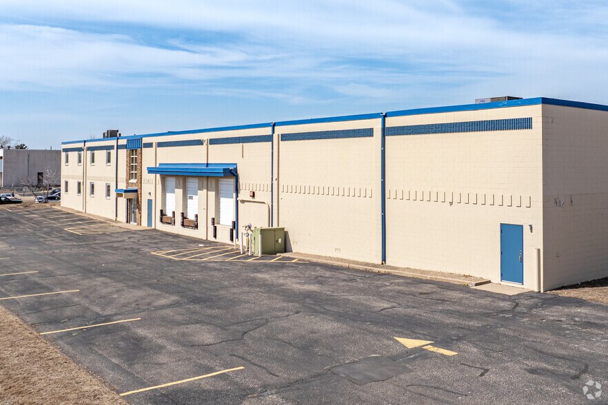 More Photos Of 3401 NE Spring St, Minneapolis Manufacturing For Sale