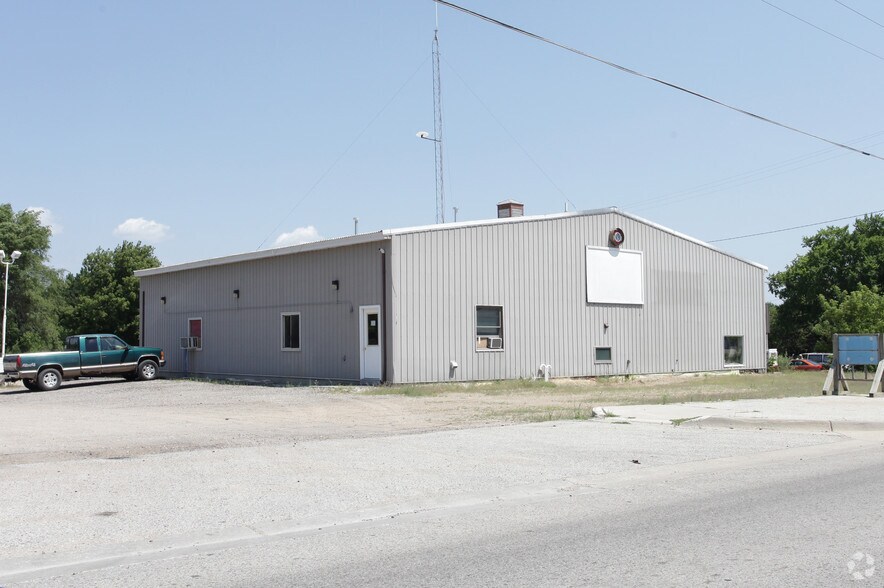 More Photos Of 1365 E Main St, Edmore Manufacturing For Sale