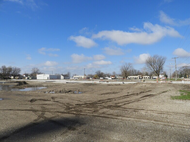 More Photos Of 101 Lincoln St NE, Bondurant Industrial For Lease