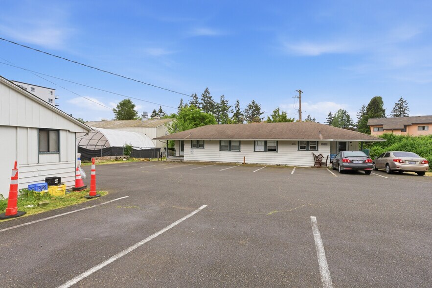 More Photos Of 22659 Pacific Hwy S, Des Moines Flex For Sale