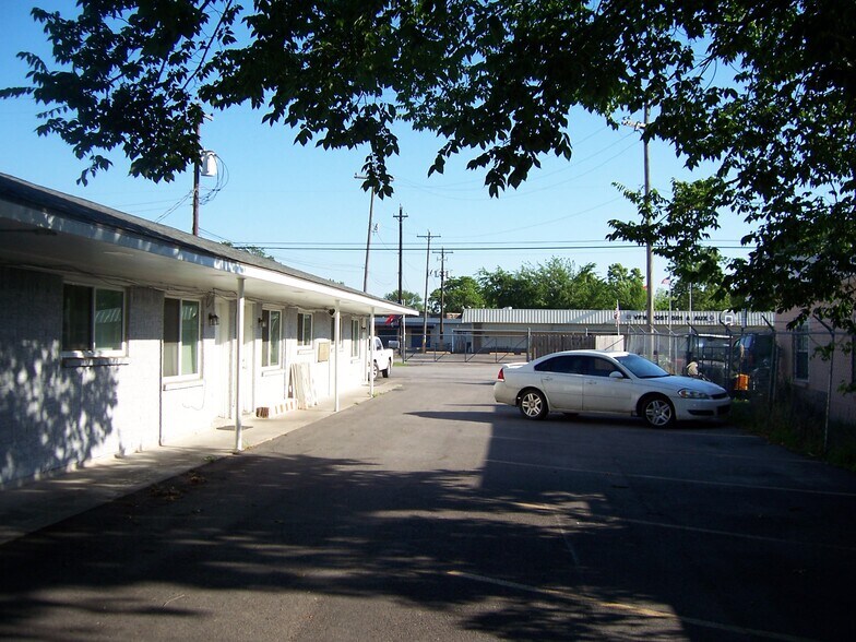 Primary Photo Of 26 Farrell St, Houston Apartments For Sale