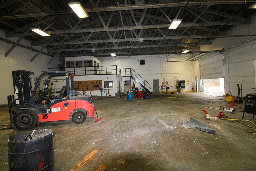 More Photos Of 7350 IL-111, South Roxana Specialty For Sale