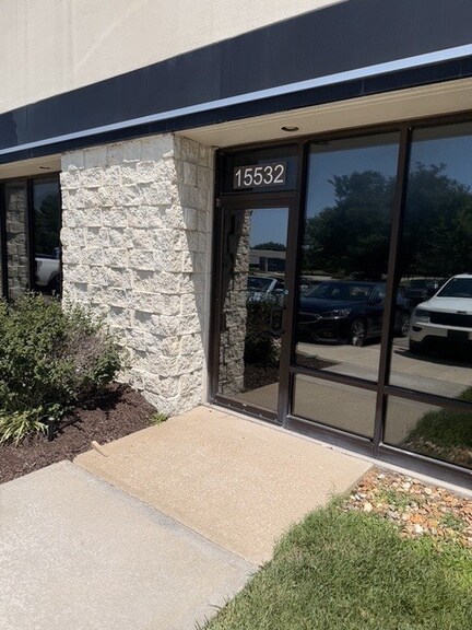 More Photos Of 15520-15600 College Blvd, Lenexa Flex For Sale