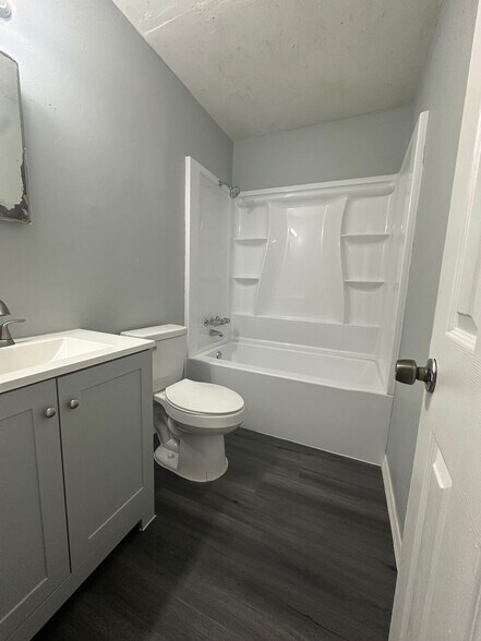 More Photos Of 100 NE 10th Ter, Mulberry Multifamily For Sale