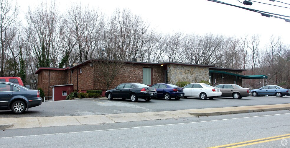 Primary Photo Of 470 Toll Gate Rd, Warwick Medical For Sale