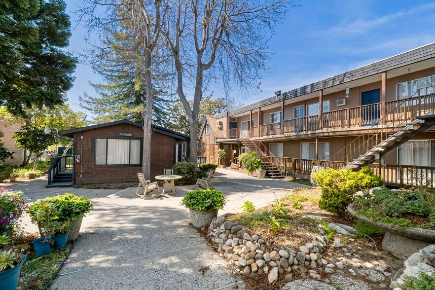 More Photos Of 22427 Montgomery St, Hayward Congregate Senior Housing For Sale