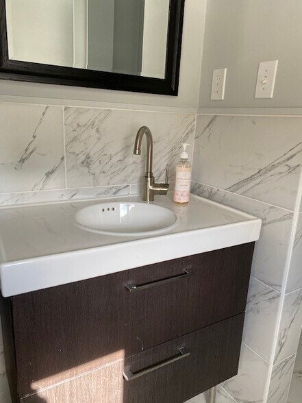 More Photos Of 2507 Calumet St, Houston Coworking Space