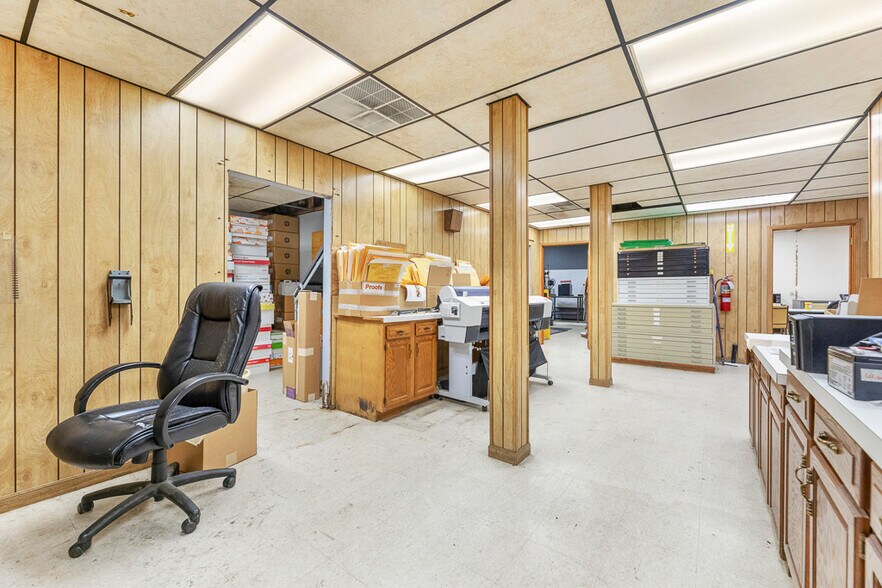 More Photos Of 14924 Beloit Snodes Rd, Beloit Manufacturing For Lease