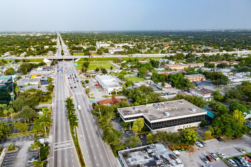 More Photos Of 6067 Hollywood Blvd, Hollywood Office For Sale