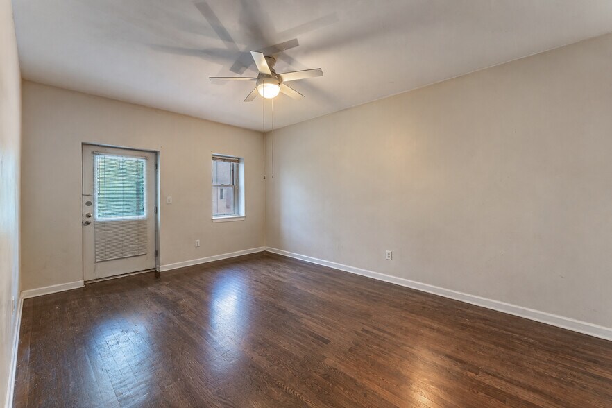 More Photos Of 251 Washington St, Jersey City Storefront Retail Residential For Sale