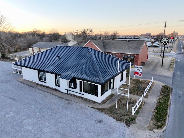 More Photos Of 510 N Lynn Riggs Blvd, Claremore Office Residential For Sale