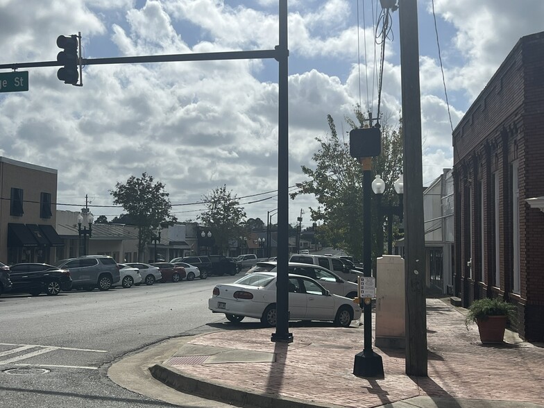 More Photos Of 124 E College Ave, Ashburn Loft Creative Space For Sale