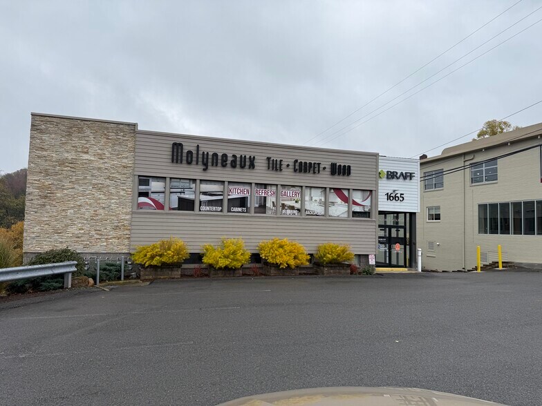 More Photos Of 1665 Washington Rd, Pittsburgh General Retail For Lease