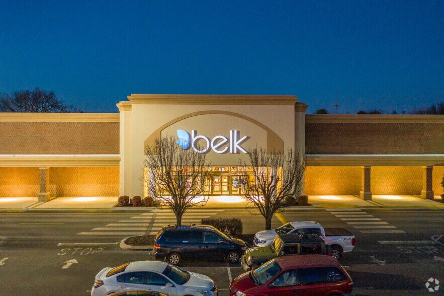 More Photos Of 377 W Jackson St, Cookeville Unknown For Lease