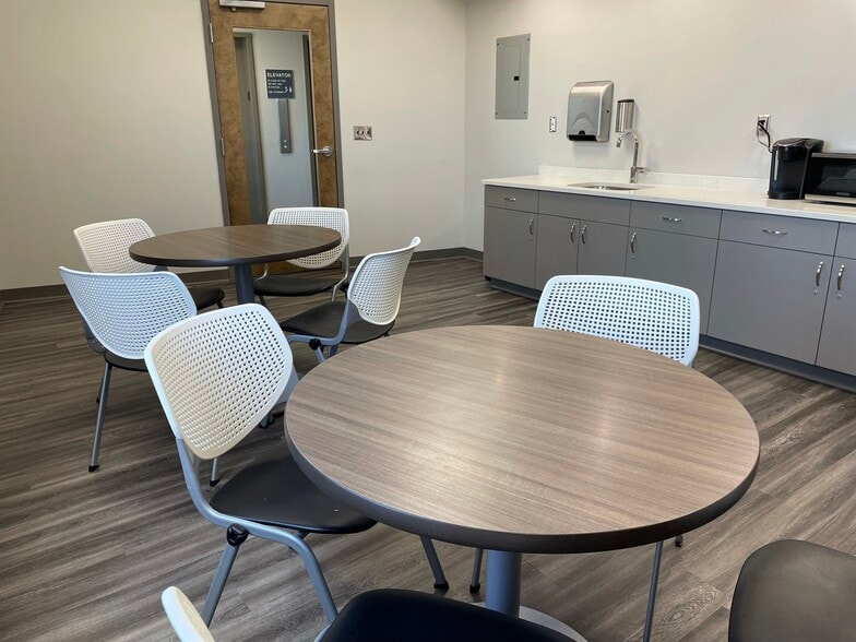 More Photos Of 100 W Main St, Lansdale Office For Lease