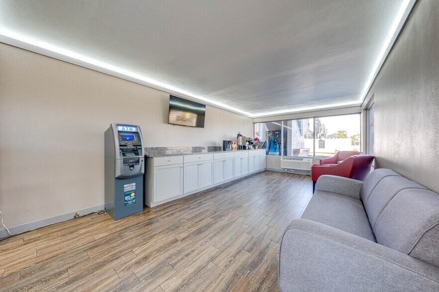 More Photos Of 4624 W Irlo Bronson Memorial Hwy, Kissimmee Hotel For Sale