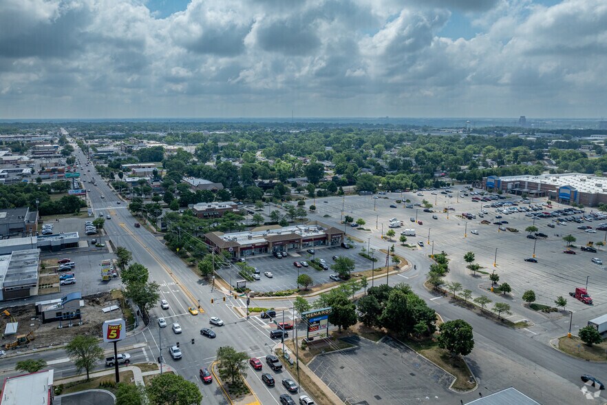 More Photos Of 2410 W Jefferson St, Joliet Freestanding For Lease