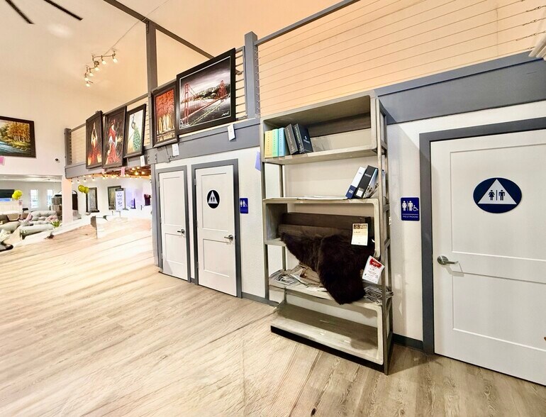 More Photos Of 225 Lander Ave, Turlock Storefront Retail Office For Sale
