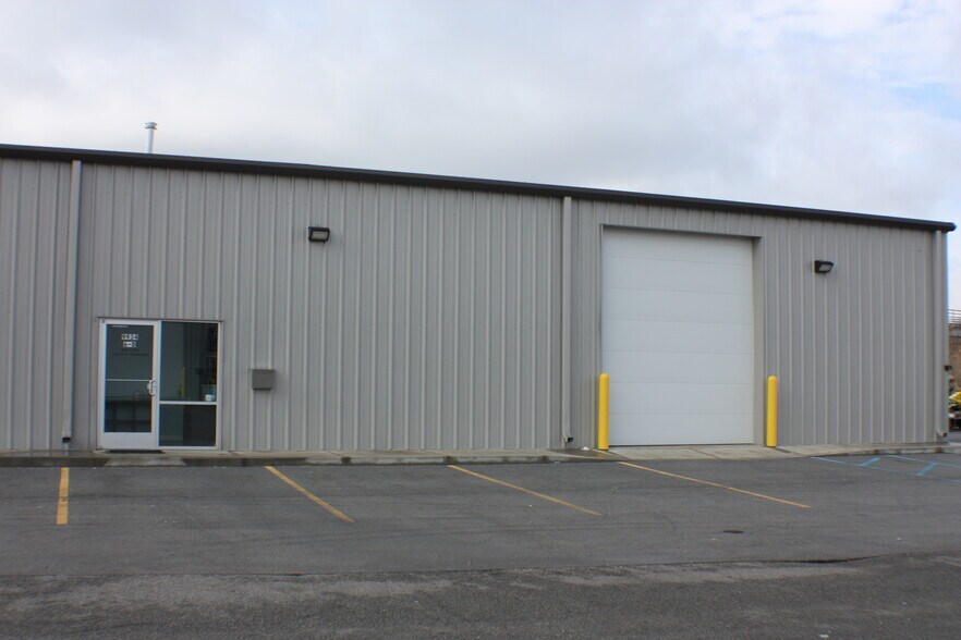 More Photos Of 9934 Express Dr, Highland Industrial For Lease