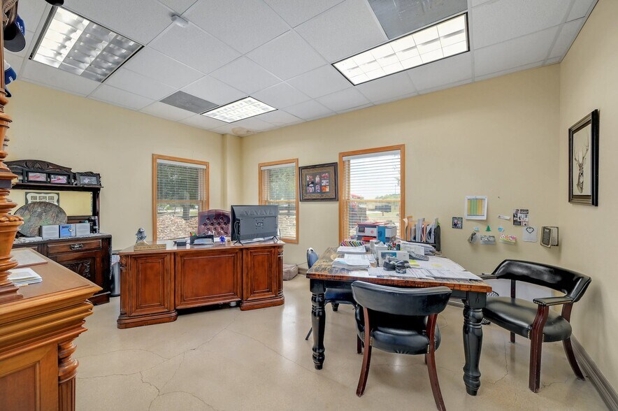 More Photos Of 1300 Universal City Blvd, Universal City Warehouse For Sale