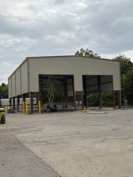 More Photos Of 3502 E Governor John Sevier Hwy, Knoxville Office For Lease