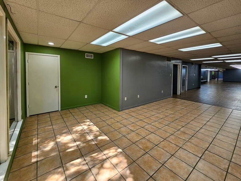 More Photos Of 115 S Leggett Dr, Abilene Office Residential For Lease