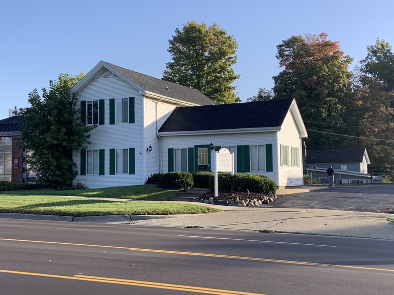 Primary Photo Of 410 W Grand River Ave, Brighton Medical For Lease