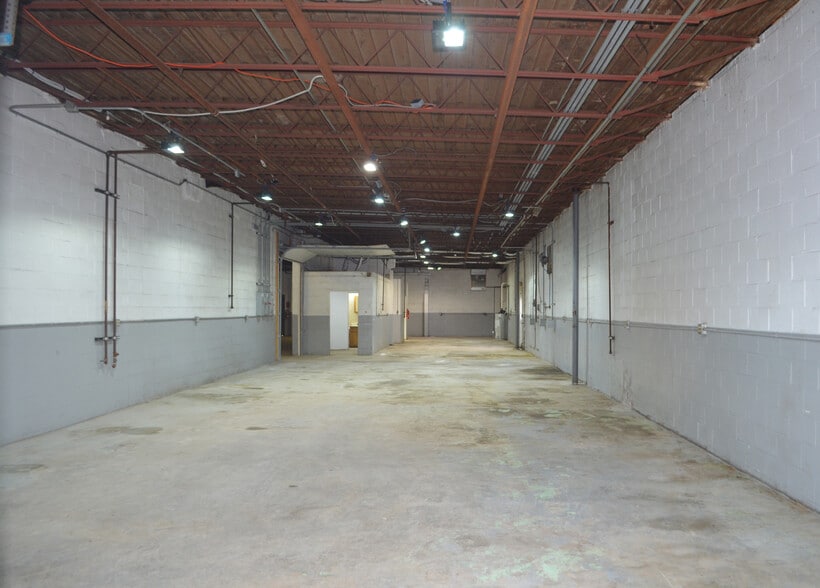 More Photos Of 10027 Railroad St, Lake City Warehouse For Sale