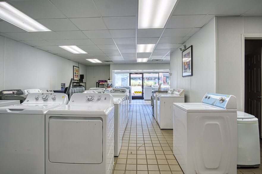 More Photos Of 608 Church St, Concord Fast Food For Sale