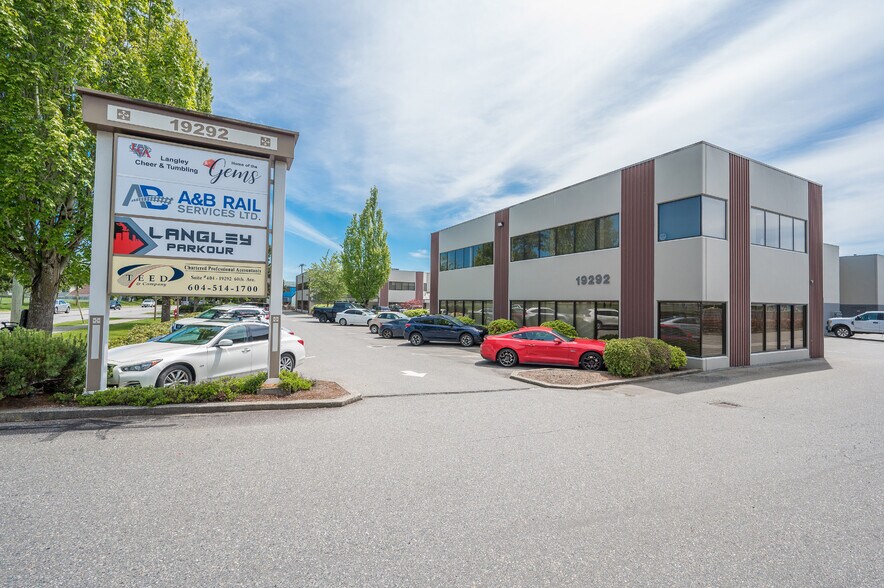 More Photos Of 19292 60th Ave, Surrey Warehouse For Lease