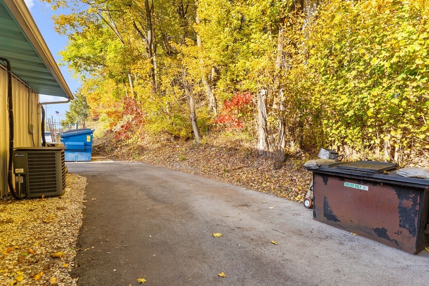 More Photos Of 45 S Walnut St, Sharpsville General Retail For Sale