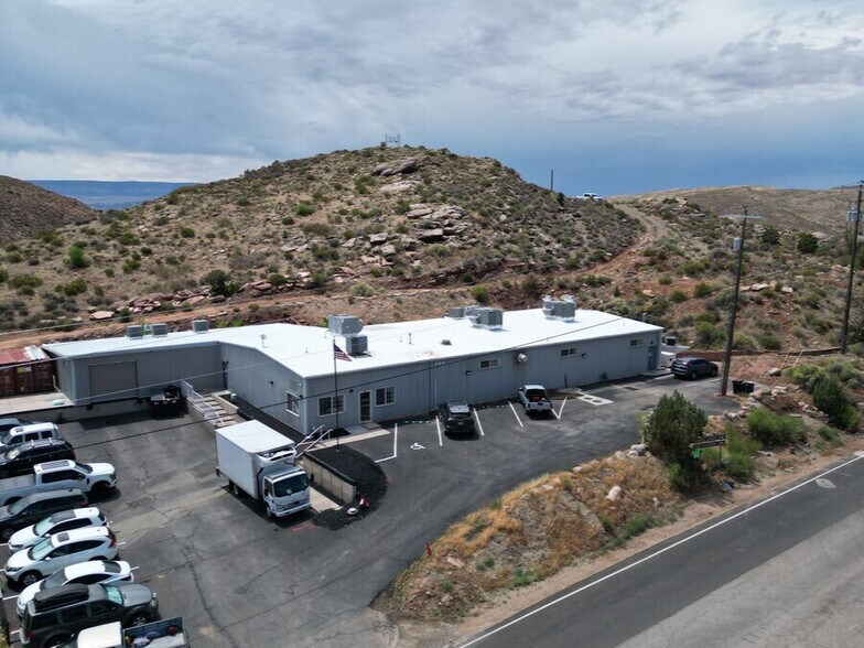 Primary Photo Of 590 N Main St, Leeds Manufacturing For Sale